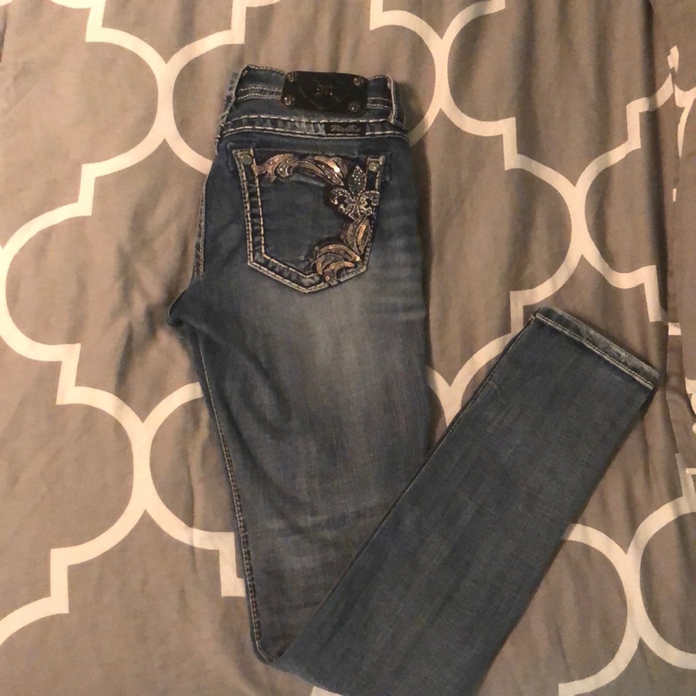 SUPER COMFY Miss Me embroidered skinny jeans